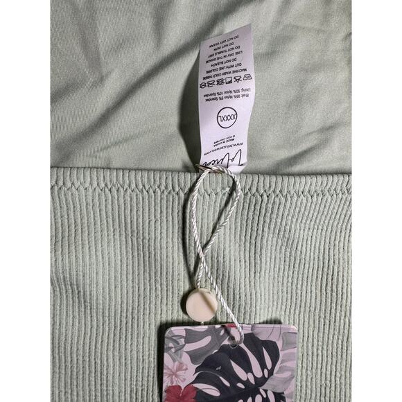 Toluca Plus Size One Piece Swimsuit with cross back and high cut | Size 4X - Picture 5 of 6